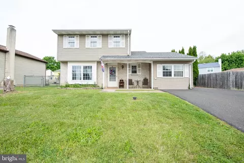 5976 Michael Dr, Bensalem, PA 19020