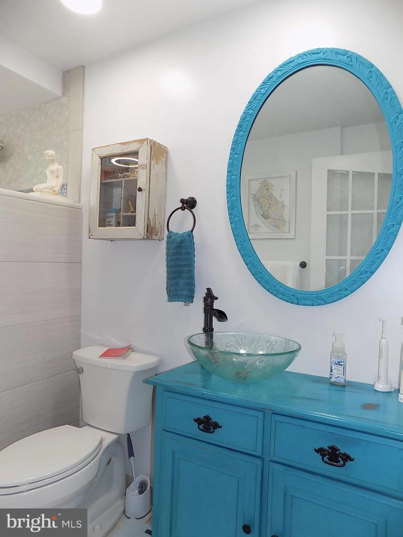 Bath - 803 Third Ave, Croydon, PA 19021 photo 2 of 5