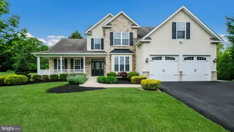 20 Carver Ln, Warminster, PA 18974