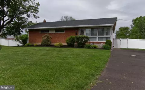 1609 W County Line Rd, Hatboro, PA 19040