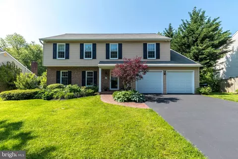 334 Burgundy Ln, Newtown, PA 18940