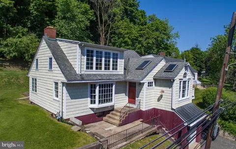81 New St, New Hope, PA 18938