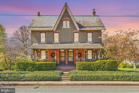 42 N 44 N Main St, Trumbauersville, PA 18970
