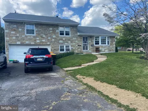 2072 Hulmeville Rd, Bensalem, PA 19020