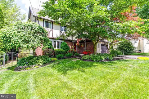 883 Ivyland Rd, Warminster, PA 18974