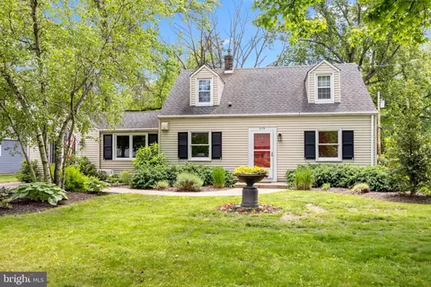 213 W Ferry Rd, Yardley, PA 19067