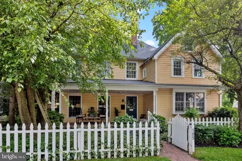 105 S Bell Ave, Morrisville, PA 19067