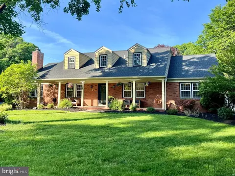 1328 Moon Dr, Yardley, PA 19067