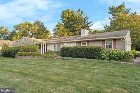 321 Yardley Newtown Rd, Yardley, PA 19067