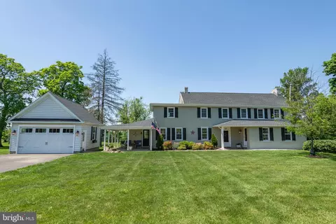 1300 Murphy Ln, Warrington, PA 18976