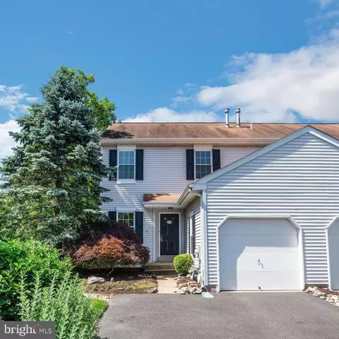 809 Sand Wedge Ct, Warrington, PA 18976
