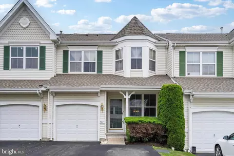 207 Coventry Rd, Chalfont, PA 18914