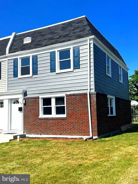 2422 Airacobra St, Levittown, PA 19057