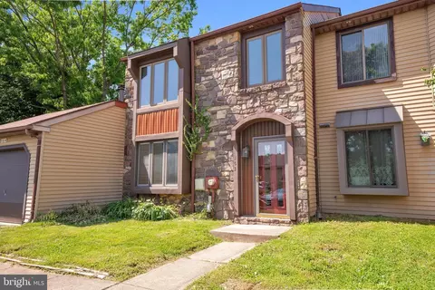 163 Windham Ct, Newtown, PA 18940