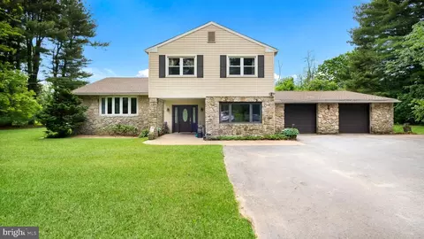 149 Pine Ln, Newtown, PA 18940