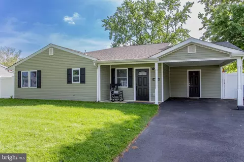 73 Gaping Rock Rd, Levittown, PA 19057
