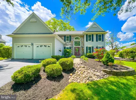 601 Baldwin Ln, Langhorne, PA 19047