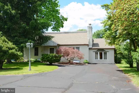 2606 Bedminster Rd, Perkasie, PA 18944