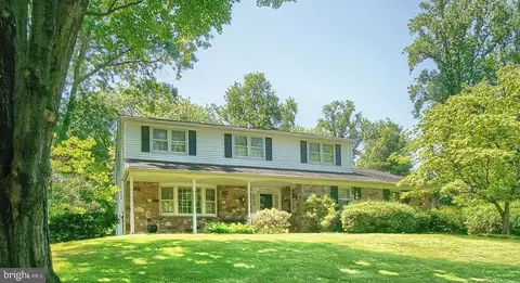 1185 University Dr, Yardley, PA 19067