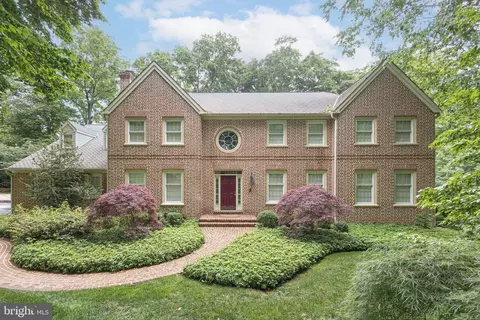 16 Timber Knoll Dr, Washington Crossing, PA 18977