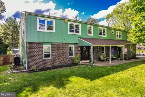 2 Ann Cir, Richboro, PA 18954