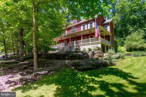 451 Lonely Cottage Rd, Upper Black Eddy, PA 18972