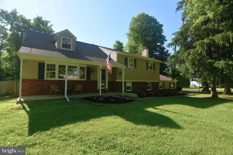 27 Serene Dr, Holland, PA 18966