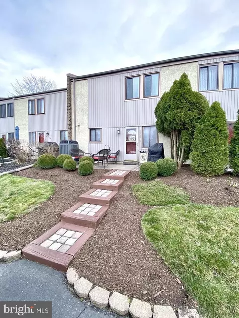 4813 Oxford Ct, Bensalem, PA 19020