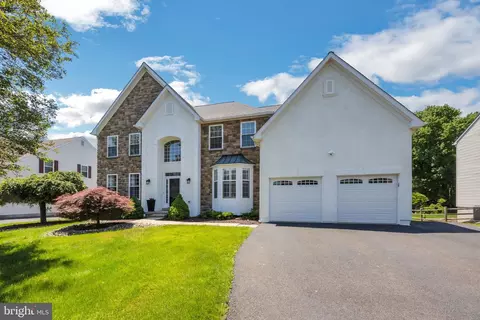 124 Morning Walk Dr, Warrington, PA 18976