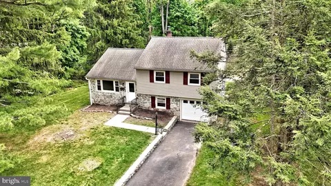 1013 Carlin Dr, Southampton, PA 18966