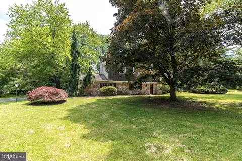 23 Fox Hill Rd, Doylestown, PA 18901