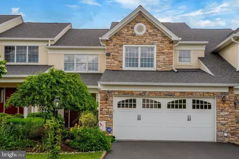 8 Brianna Rd, Southampton, PA 18966