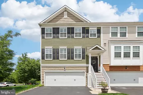 1701 Beacon Ln, Warrington, PA 18976