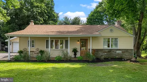 870 Almshouse Rd, Warminster, PA 18974