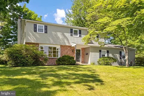18 Langhorne Rd, Chalfont, PA 18914
