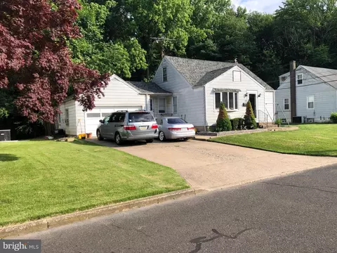 92 Penn Ln, Fallsington, PA 19054