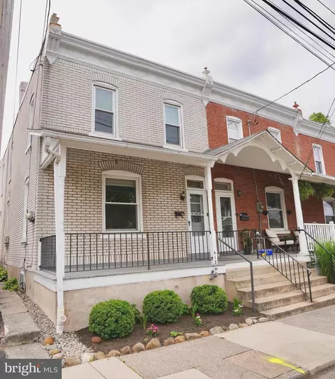 418 S 9th St, Perkasie, PA 18944
