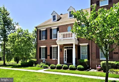 201 Hart Aly #54, Newtown, PA 18940