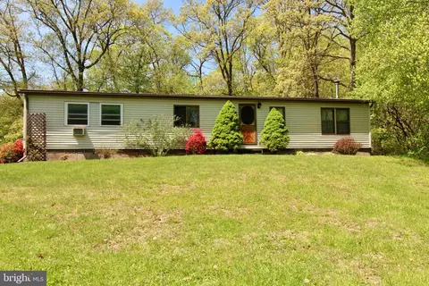 1075 Nemeth Rd, Coopersburg, PA 18036