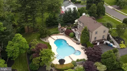 78 Meadowbrook Ln, Chalfont, PA 18914