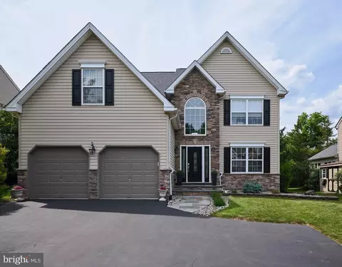 125 Riverwoods Dr, New Hope, PA 18938