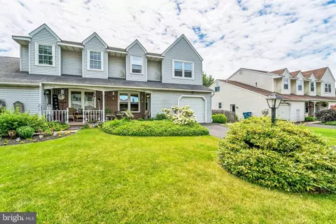 114 Brighten Ct, Perkasie, PA 18944