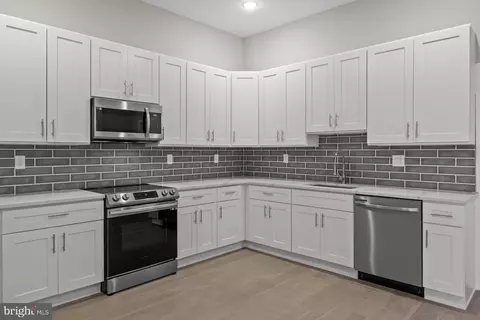 418 Jefferson Ave #7, Bristol, PA 19007