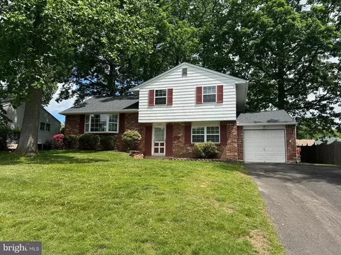 708 King Way, Warminster, PA 18974