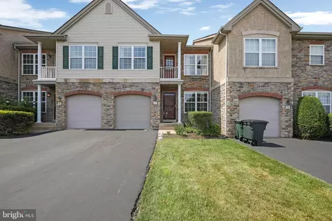 61 Sunrise Ct, Feasterville Trevose, PA 19053