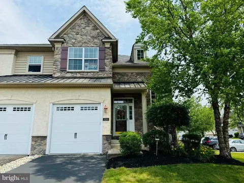 3203 Whisper Ln, Furlong, PA 18925