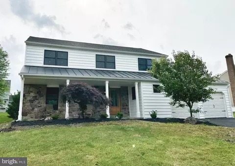 60 Columbine Cir, Newtown, PA 18940