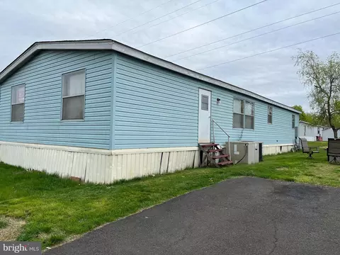 5046 Garner Dr, Morrisville, PA 19067