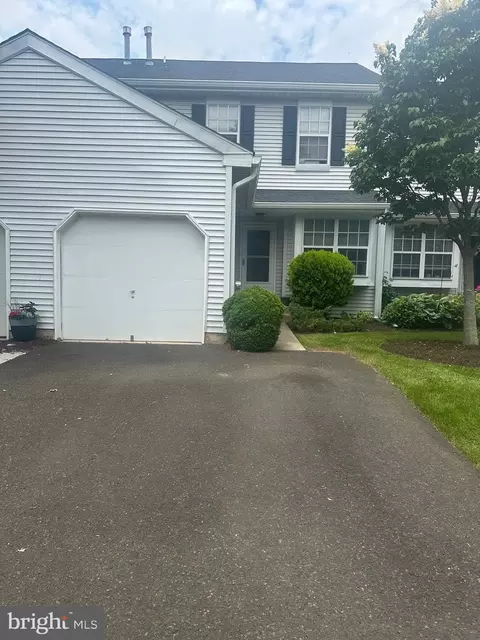 2437 Linksman Ln, Warrington, PA 18976