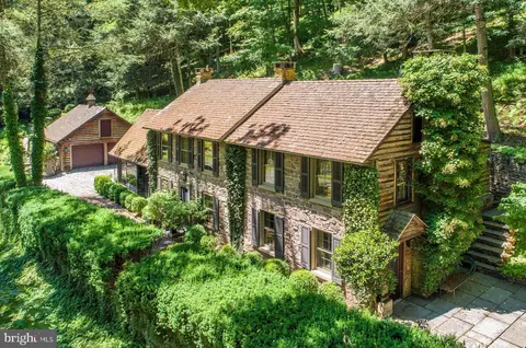 6325 Fleecydale Rd, Carversville, PA 18913